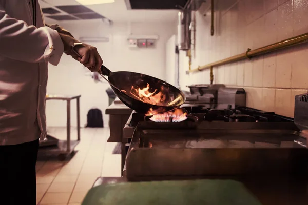 Chef Cooking Doing Flambe Food Restaurant Kitchen — Stock Photo, Image