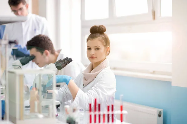 Group Young Medical Students Doing Research Together Chemistry Laboratory Teamwork — Stock Photo, Image