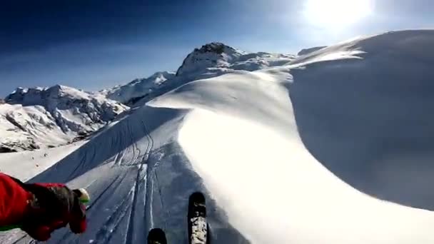 Winter Freeride Skifahren Pulverschnee Den Alpen Sonnigen Tag — Stockvideo