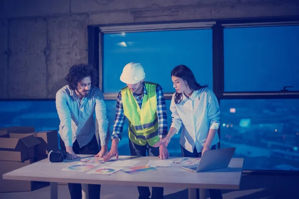 Young Team Business People Group Architect Engineer Construction Site Checking — Stock Photo, Image
