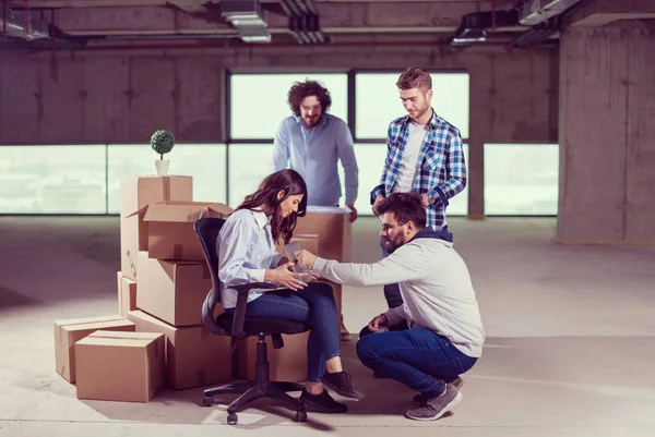 Equipo Joven Gente Negocios Grupo Arquitecto Ingeniero Sitio Construcción Comprobando — Foto de Stock