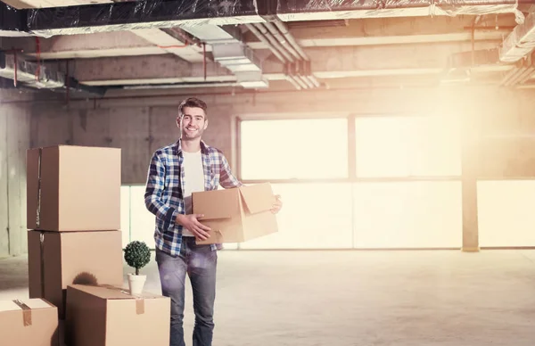 Retrato Del Joven Empresario Sitio Construcción Comprobando Los Documentos Flujo — Foto de Stock