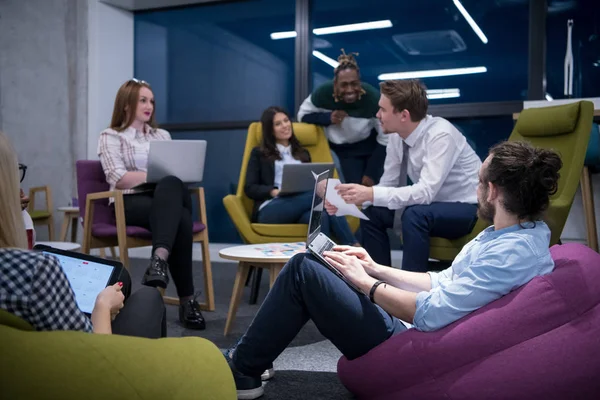 Multiethnic Startup Business Team Meeting Modern Bright Office Interior Brainstorming — Φωτογραφία Αρχείου