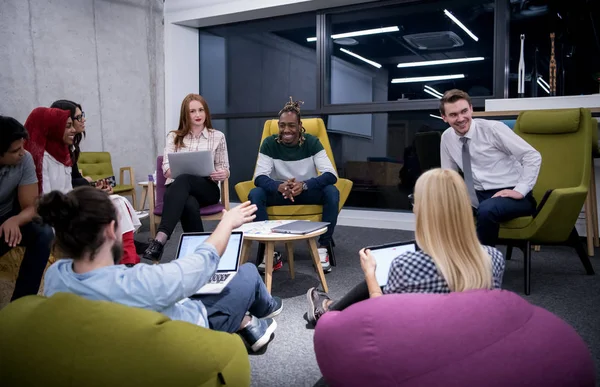 Multiethnic Startup Business Team Meeting Modern Bright Office Interior Brainstorming — Φωτογραφία Αρχείου