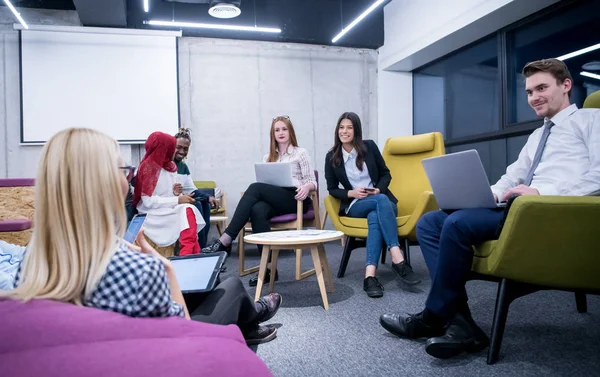 Multiethnic Startup Business Team Meeting Modern Bright Office Interior Brainstorming — Stock Photo, Image