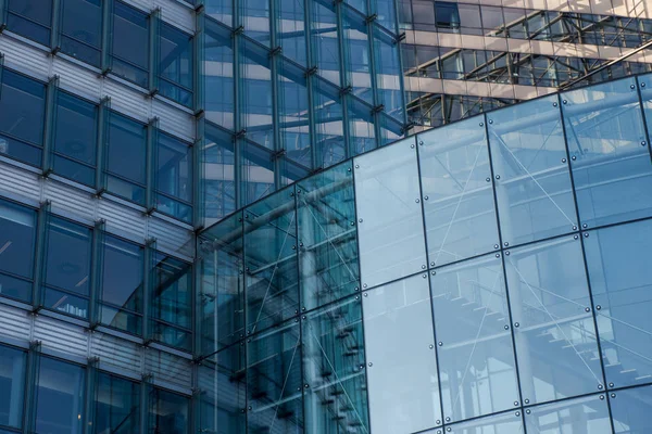 Edificio de oficinas de vidrio en Bruselas —  Fotos de Stock