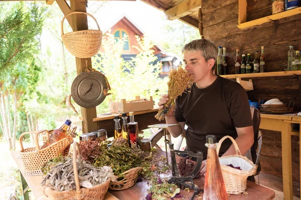 Herbalist småföretagare ägare — Stockfoto