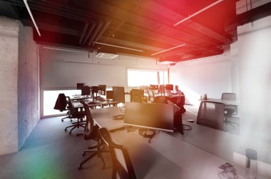 Ofiste çalışan yazılım geliştiricileri