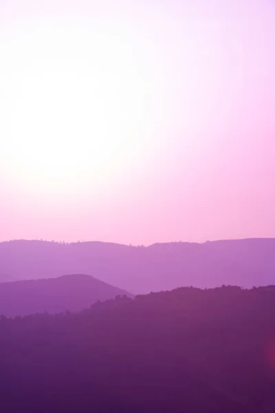 Paisagem de verão roxo ultra violeta — Fotografia de Stock