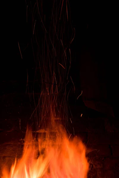 Tradiční Kovářova pec s pálením ohně — Stock fotografie