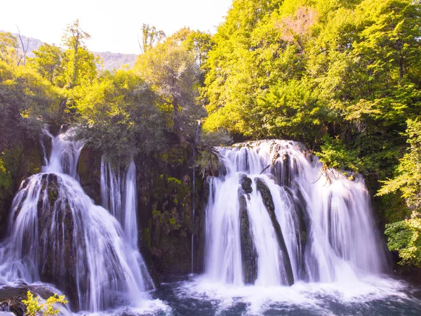 Prachtige waterval — Stockfoto