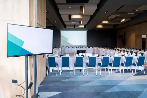 A nagy modern konferenciaterem belseje — Stock Fotó