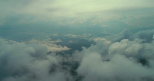 Volo Aereo Sopra Nuvole Con Cielo Blu Nel Backgroubnd Bella — Video Stock