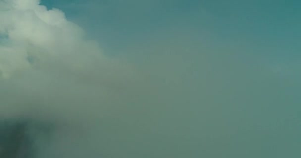 Luchtvlieg Boven Wolken Met Blauwe Lucht Achtergrond Mooie Zonnige Dag — Stockvideo