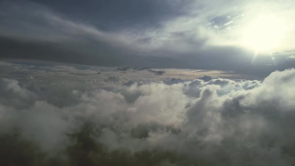 Luchtvlieg Boven Wolken Met Blauwe Lucht Achtergrond Mooie Zonnige Dag — Stockvideo