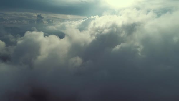 Volo Aereo Sopra Nuvole Con Cielo Blu Nel Backgroubnd Bella — Video Stock