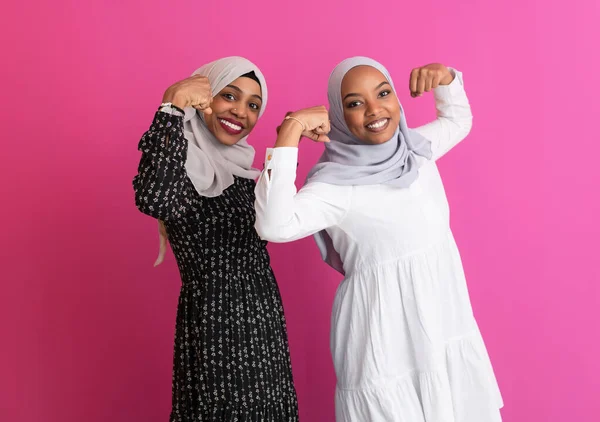 Afro skönhet styrka koncept med två flickor — Stockfoto