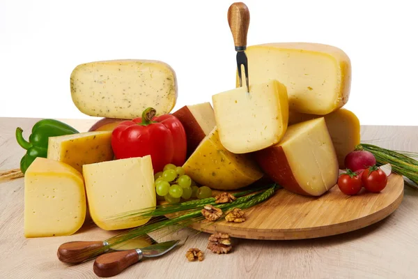 Bio Käse Gesunde Gourmentnahrung Aus Lokalem Bauernhofsortiment Auf Holzgrund — Stockfoto