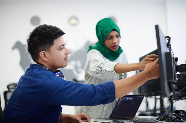 Multiethnic Startup Business Team Arabian Woman Wearing Hijab Meeting Modern — Zdjęcie stockowe