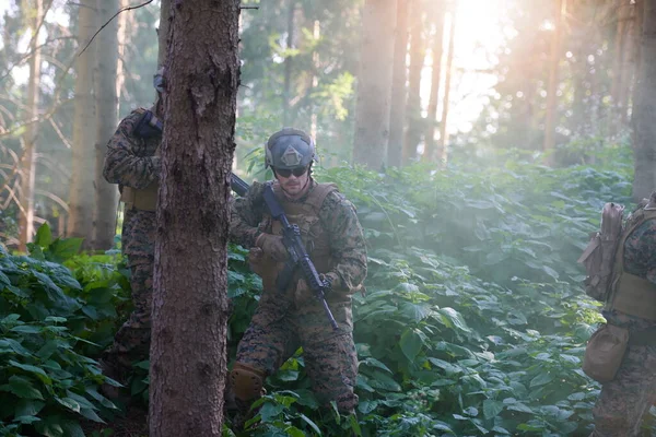 Soldado Guerra Moderno Ação Visando Óptica Visão Laser Posição Combate — Fotografia de Stock