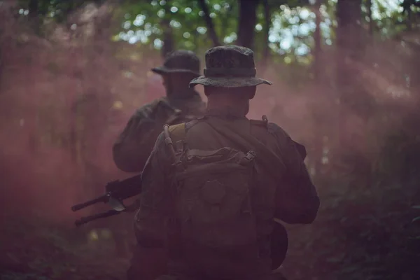 Modern Warfare Soldiers Squad Running Team Battle Formation — Stock Photo, Image