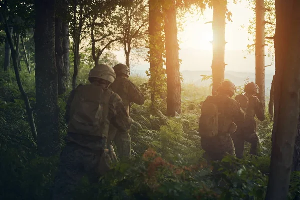 Equipo Soldados Acción Concepto Misión Nocturna Militery — Foto de Stock