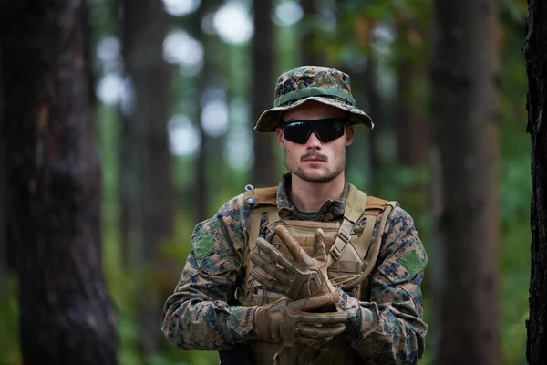 Soldado Operaciones Especiales Del Cuerpo Marines Americano Preparando Equipo Táctico — Foto de Stock