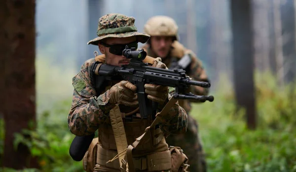 Fuzileiros Navais Guerra Modernos Capturam Soldados Terroristas Vivos Ataques Florestais — Fotografia de Stock