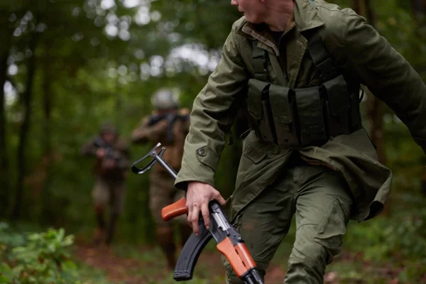 Marines Guerra Moderna Capturan Soldado Terrorista Vivo Ataque Forestal —  Fotos de Stock