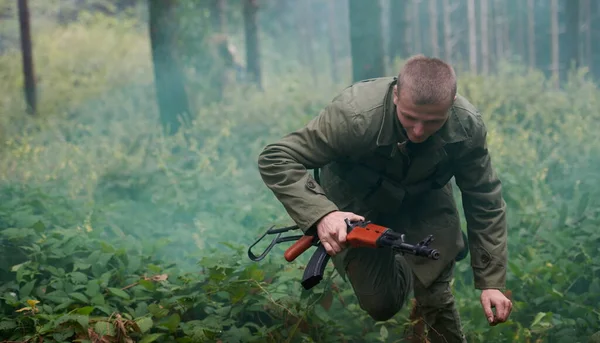 Moderne Oorlogsvoering Mariniers Vangen Levende Terroristische Soldaat Bosaanval — Stockfoto