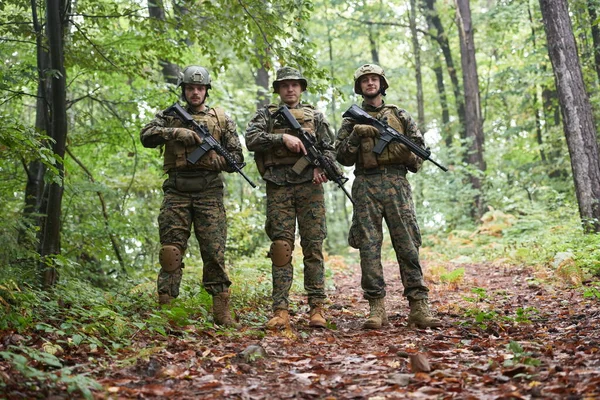 Soldiers Squad Relaxed Walking Battle — Stock Photo, Image