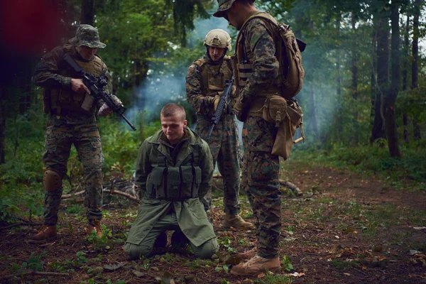 Soldaten Eenheid Werd Gevangen Genomen Levend Terrorist Ondervragen Hen Hen — Stockfoto