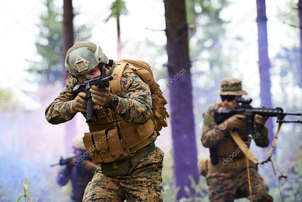 Modern warfare Soldiers  Squad Running as Team in Battle Formation