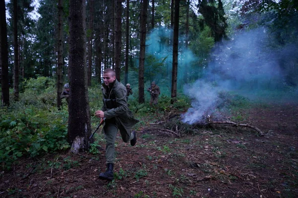 Marines Guerra Moderna Capturan Soldado Terrorista Vivo Ataque Forestal — Foto de Stock