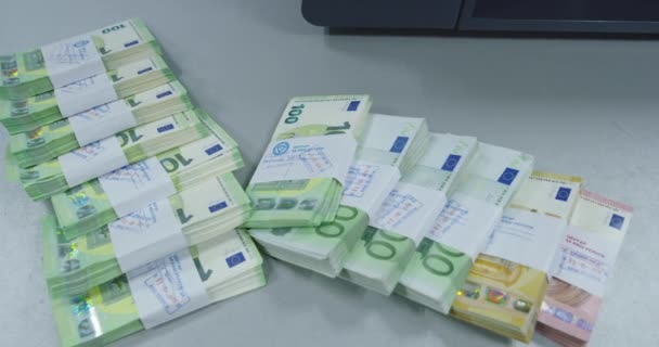 Bankmedewerkers Sorteren Tellen Van Papieren Bankbiljetten Bankkluis — Stockvideo