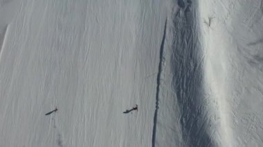 Alp disiplini kayak pistinin yukarıdan görünüşü