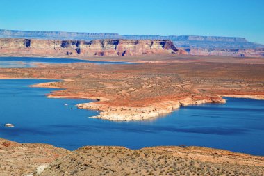 Sayfa, Arizona yakınındaki ünlü Lake Powell (Glenn Kanyonu)
