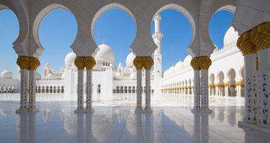 Abu Dabi 'deki ünlü Şeyh Zayed camii, Birleşik Arap Emirlikleri.