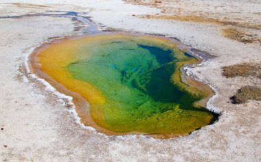 Yellowstone Ulusal Parkı, ABD 'de renkli sıcak su havuzu