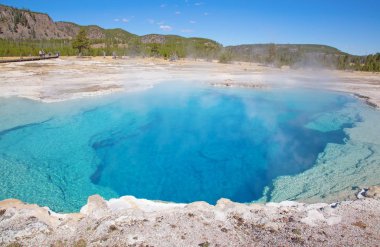 Yellowstone Ulusal Parkı, ABD 'de renkli sıcak su havuzu