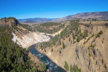 Yellowstone Ulusal Parkı, Wyoming, ABD 'deki Calcite yayları