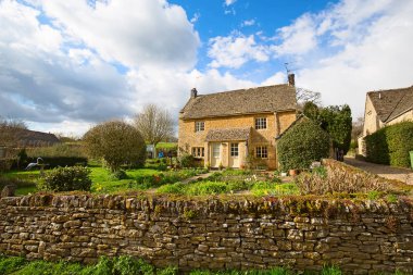 Antik köy Cotswolds bölgesinde 