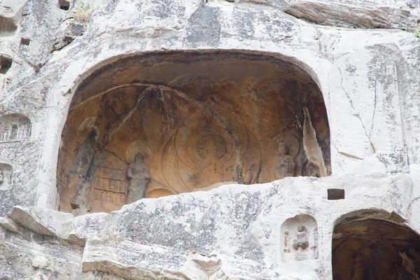 Διάσημοι Longmen Grottoes Αγάλματα Του Βούδα Και Bodhisattvas Σκαλισμένα Στο — Φωτογραφία Αρχείου