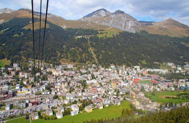 İsviçre 'nin Davos kentindeki Jakobshorn Dağı' nda sonbahar manzarası