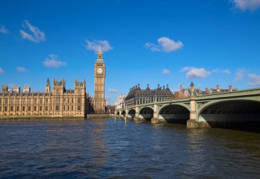 Londra 'daki ünlü Big Ben saat kulesi..