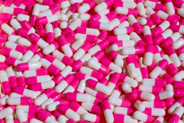 İlaçlı renkli kapsüllerin toplanması