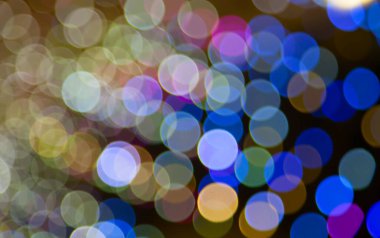 Yılbaşı ağacının çözülmüş bağları