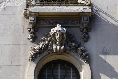 Drobeta Turnu Severin Şehir Sanat Müzesi simgesel yapı mimari detay