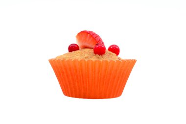 Beyaz arka plan üzerinde izole çilek meyve kek