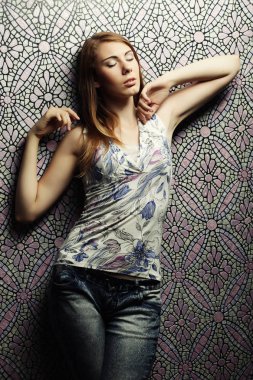 Moda model stüdyoda poz 